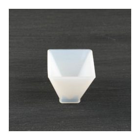 Szilikon öntőforma, piramis, 4 cm