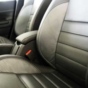 Vinyl spray, 400 ml, fekete vagy fehér színben